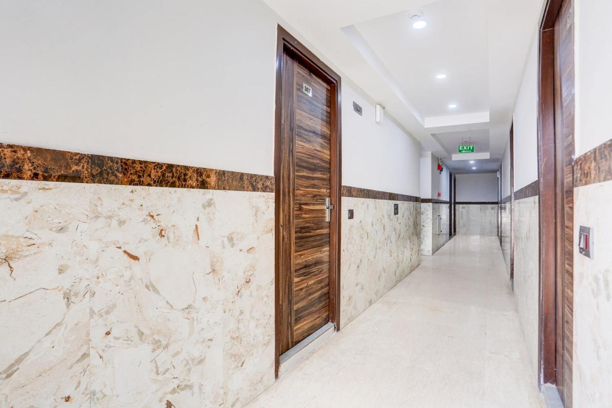 Hotel O Swastik Palace New Delhi