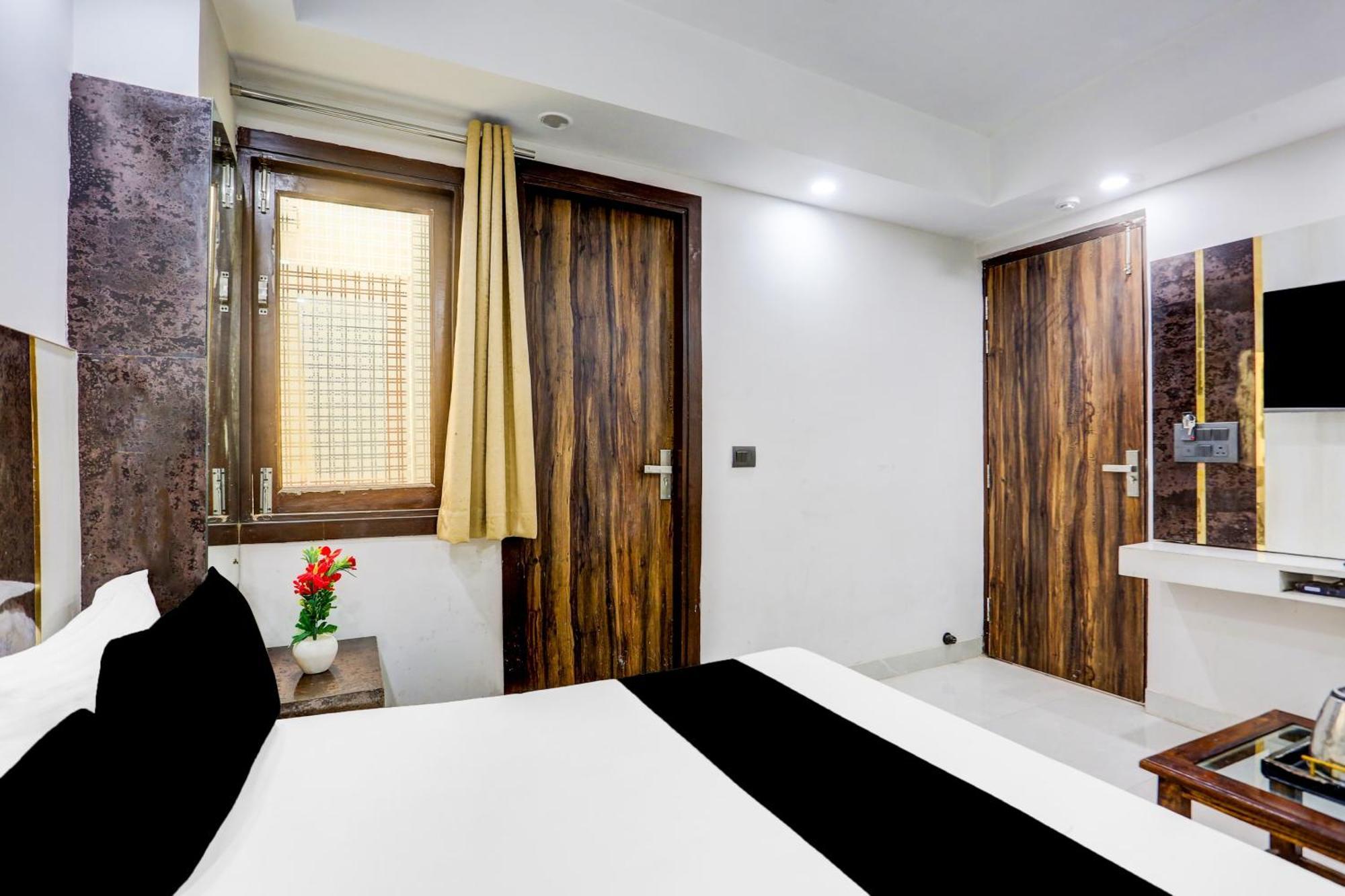 O Swastik Palace Hotel