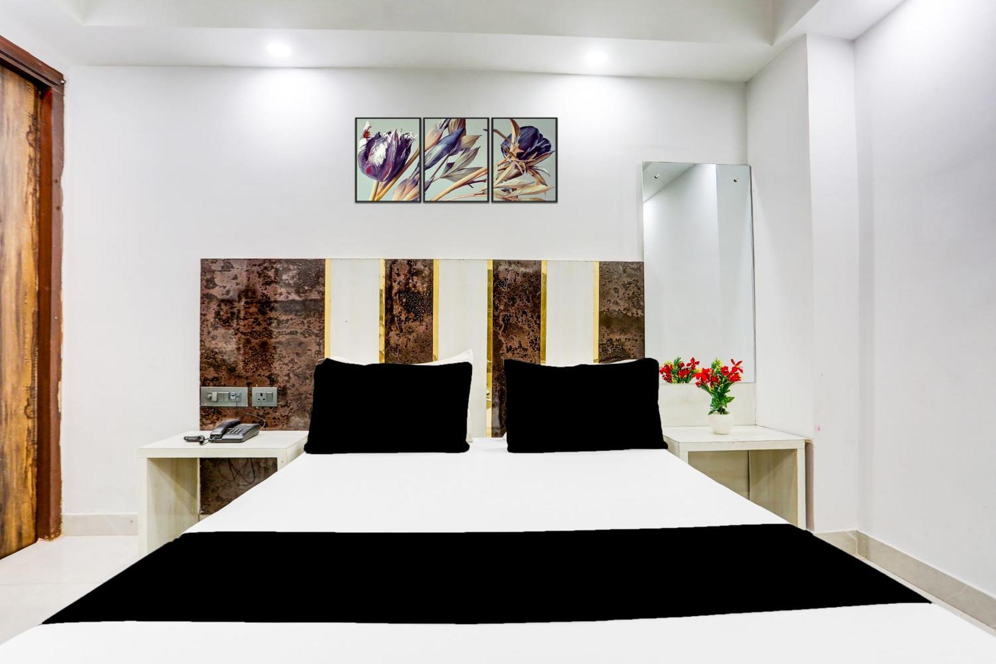 Hotel O Swastik Palace 3*